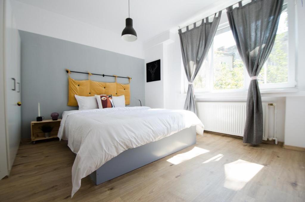 Bright Apartment Near Cismigiu And Old Town Bucarest Exterior foto