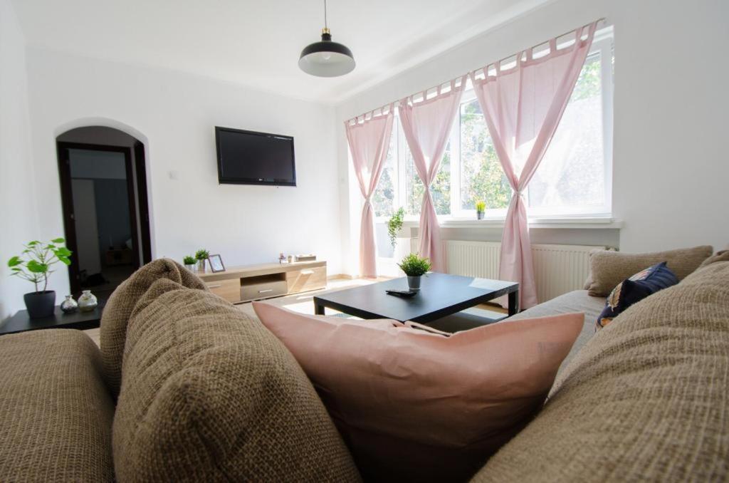 Bright Apartment Near Cismigiu And Old Town Bucarest Exterior foto